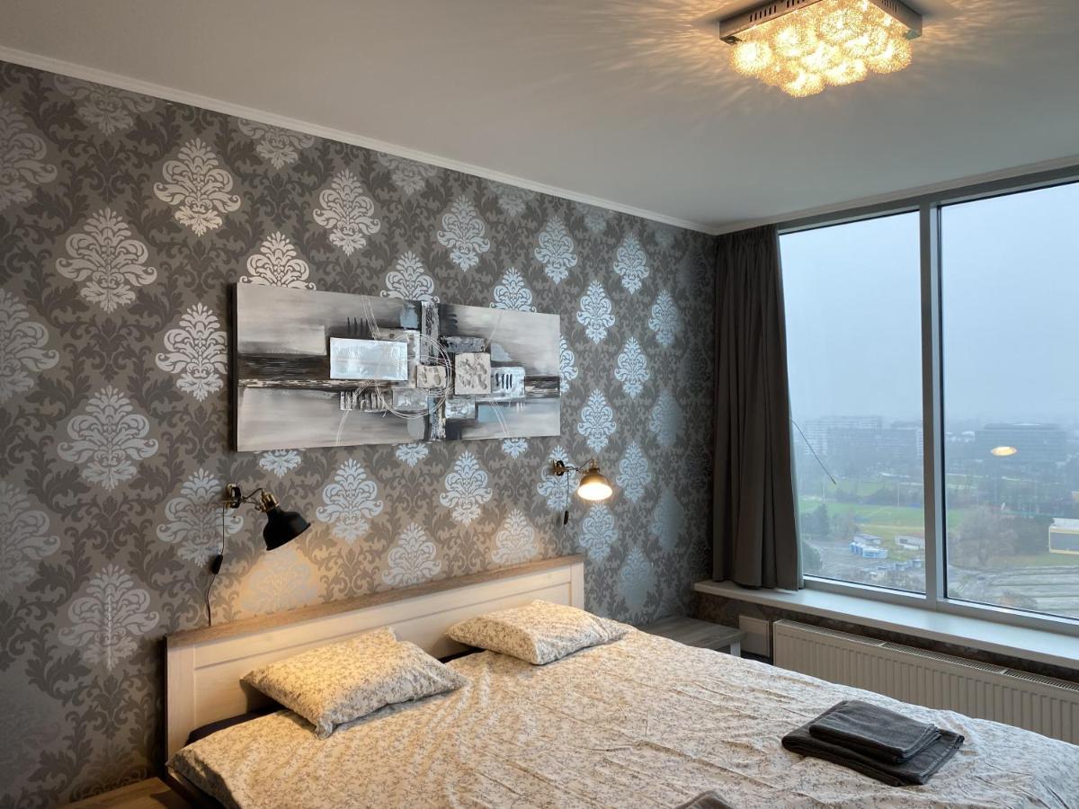 Fantastic View From The 20Th Floor Apartment Братислава Екстериор снимка