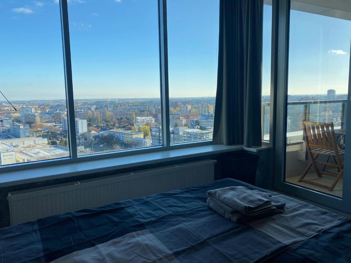 Fantastic View From The 20Th Floor Apartment Братислава Екстериор снимка